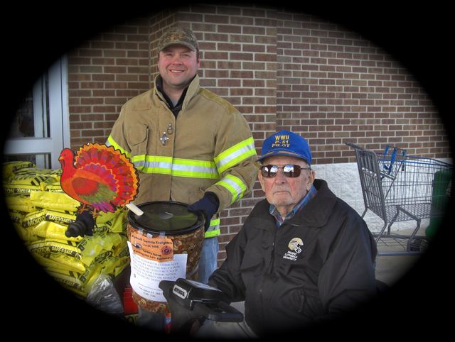 Firefighter Dan Atkins w Dick Holloway