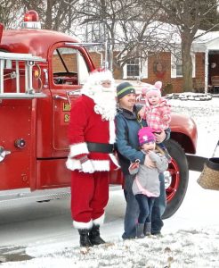 Brooklyn and Haidyn Gambrell of Thornridge Drive pose with Santa 